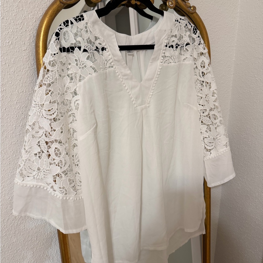 Elegant White Lace Women's Top